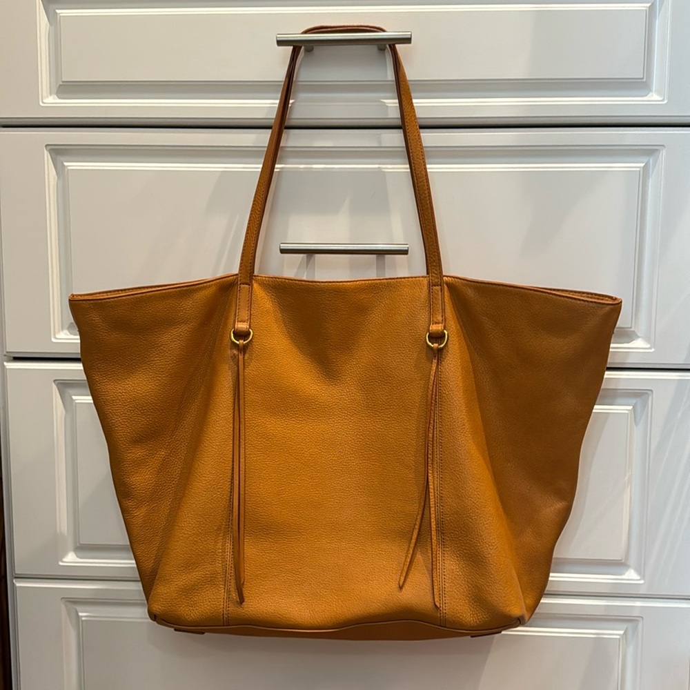 Hobo Kingston Tote